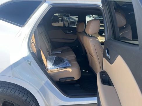 Used 2019 Chevrolet Blazer Premier w/ Sun and Wheels Package AWD/4WD image 11