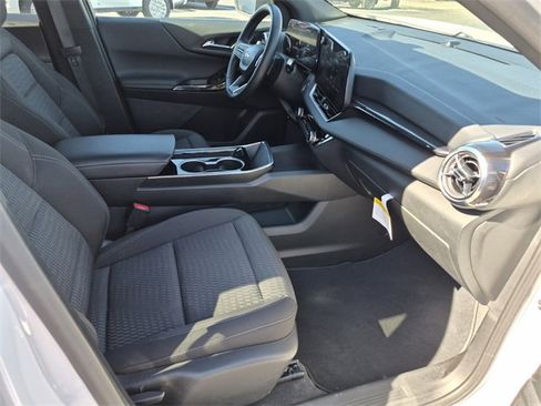 Used 2025 Chevrolet Equinox LT image 10