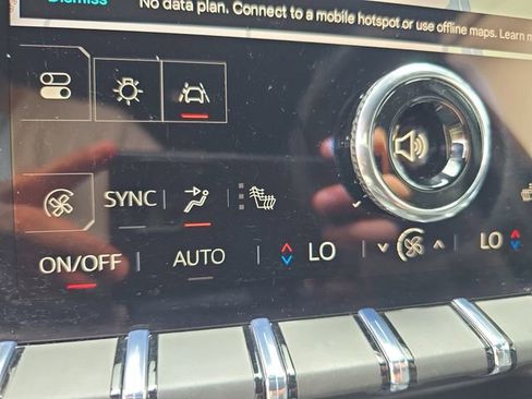 Certified 2025 GMC Acadia Elevation FWD image 21