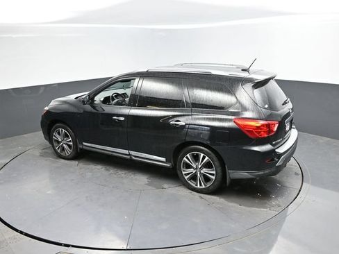 Used 2017 Nissan Pathfinder Platinum w/ Family Entertainment Package AWD/4WD image 23