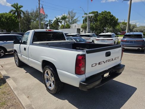 Used 2007 Chevrolet Silverado 1500 W/T RWD image 3