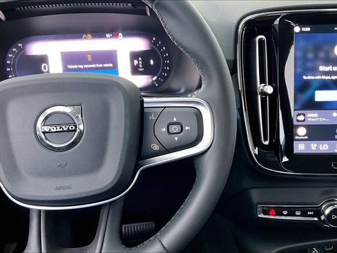 Certified 2024 Volvo XC40 B5 Core w/ Protection Package Premier AWD/4WD image 26