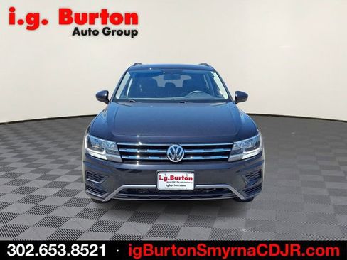 Used 2020 Volkswagen Tiguan SE w/ Panoramic Sunroof Package AWD/4WD image 2
