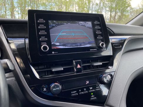 Used 2024 Toyota Camry SE FWD image 30