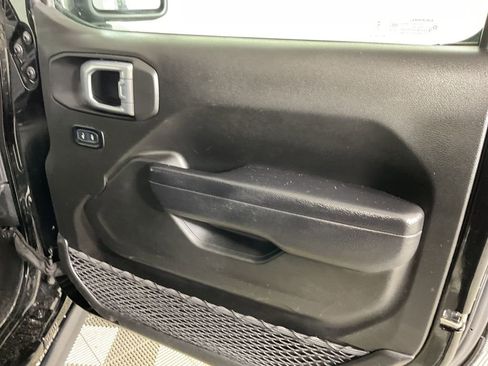 Used 2024 Jeep Wrangler Unlimited Rubicon AWD/4WD image 22