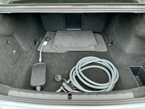 Used 2023 BMW i7 xDrive60 AWD/4WD image 16