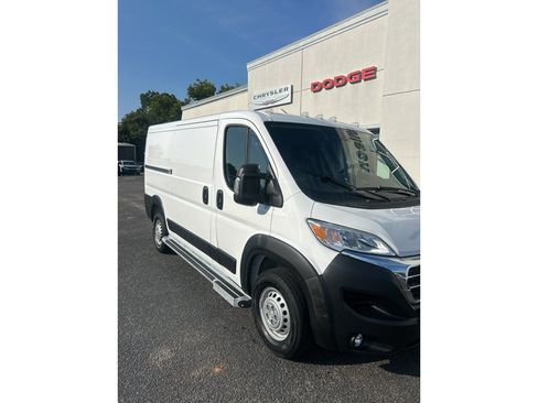 Used 2025 RAM ProMaster 2500 w/ U-Haul Equipment Group FWD image 2