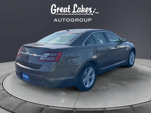 Used 2016 Ford Taurus SE FWD image 5