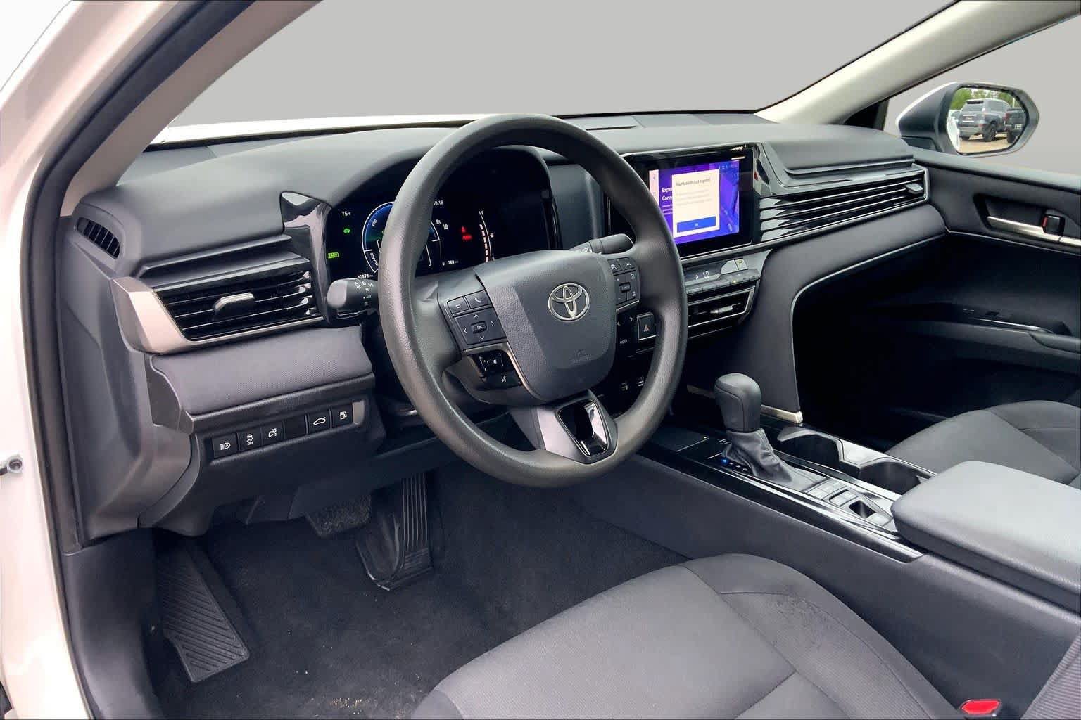 Used 2025 Toyota Camry LE w/ Convenience Package FWD image 17