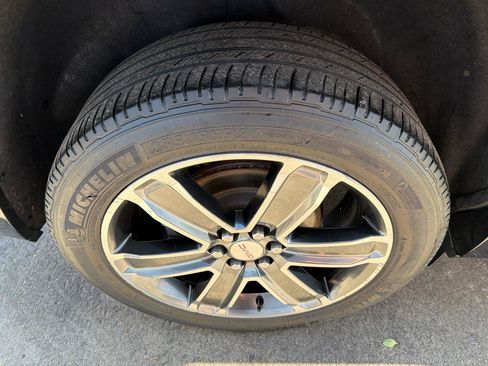 Used 2019 GMC Acadia Denali w/ Technology Package AWD/4WD image 29