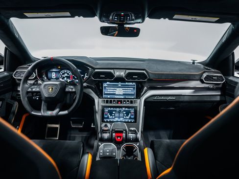 Used 2024 Lamborghini Urus Performante AWD/4WD image 12
