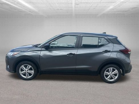 Used 2025 Nissan Kicks Play S FWD image 2