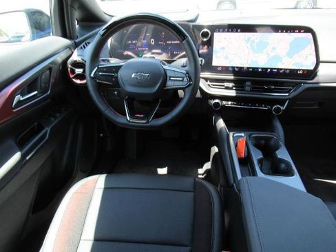 New 2025 Chevrolet Equinox EV RS image 16