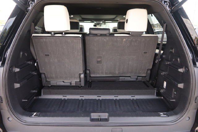Used 2025 Toyota Sequoia Capstone AWD/4WD image 7