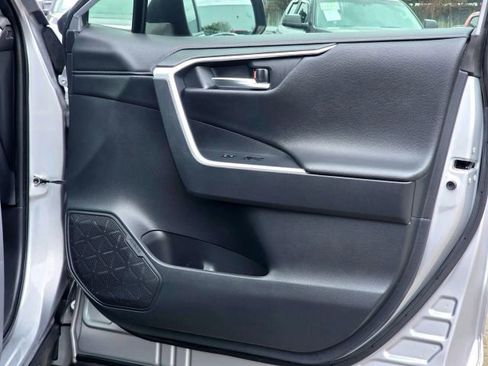 Used 2019 Toyota RAV4 Limited image 29