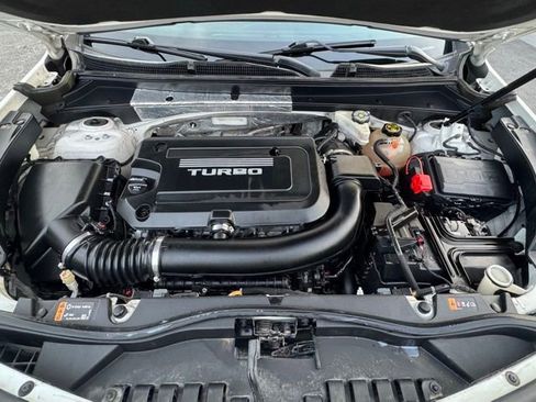 Used 2019 Cadillac XT4 Sport image 2