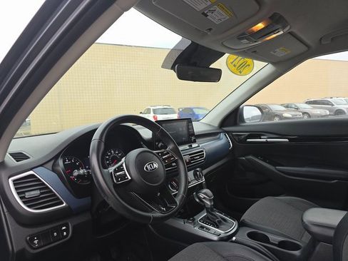 Used 2021 Kia Seltos S image 11