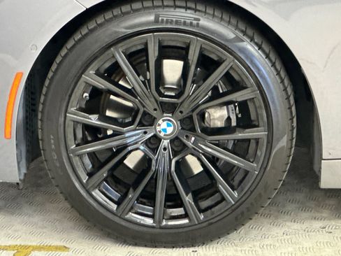 Used 2022 BMW 740i w/ M Sport Package RWD image 11