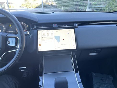 New 2025 Land Rover Range Rover Velar Dynamic SE image 25