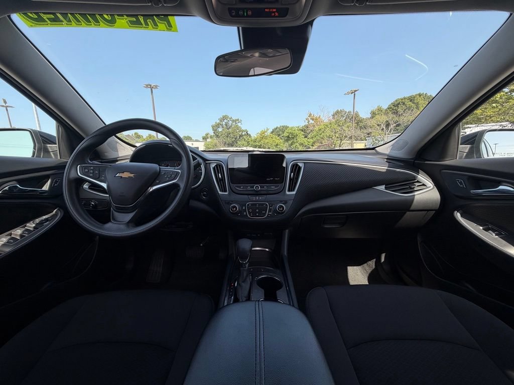 Used 2025 Chevrolet Malibu LT FWD image 31