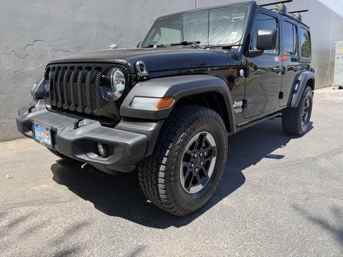Used 2018 Jeep Wrangler Unlimited Sport S AWD/4WD image 1