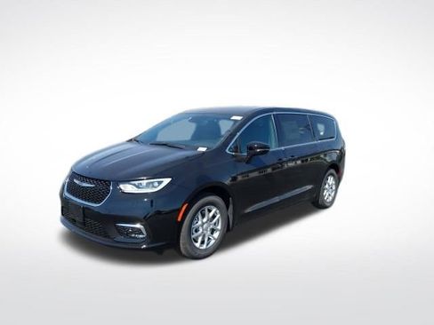 New 2026 Chrysler Pacifica Select image 5