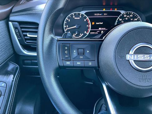 Used 2023 Nissan Rogue SV image 23