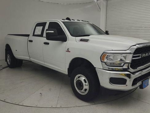 Used 2024 RAM 3500 Tradesman w/ Chrome Appearance Group image 60