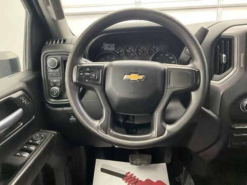 Used 2021 Chevrolet Silverado 2500 Custom w/ Custom Value Package image 7