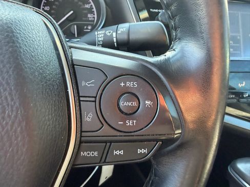 Used 2019 Toyota Camry SE w/ Carpet Mat Package FWD image 20