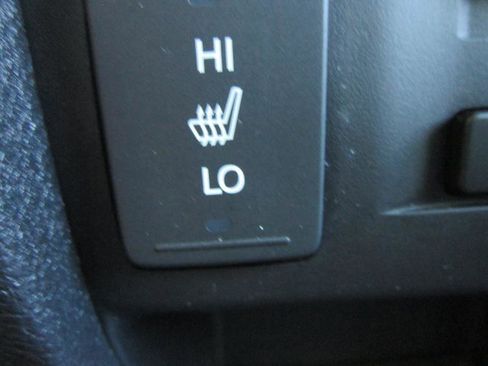 Used 2016 Honda Pilot Touring image 29