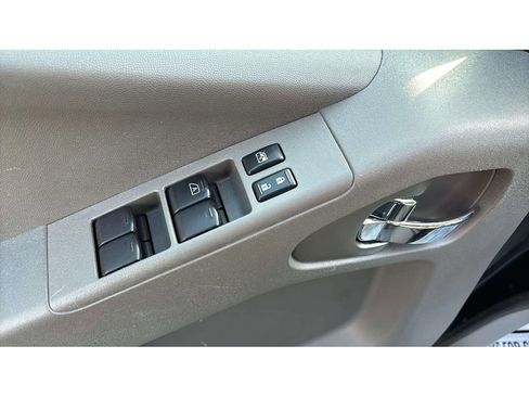 Used 2016 Nissan Frontier SV w/ SV Value Truck Package image 18