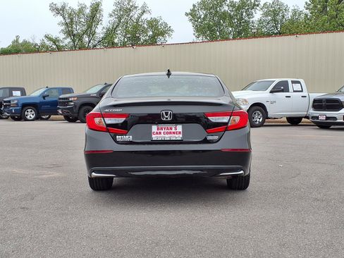Used 2020 Honda Accord Touring image 18