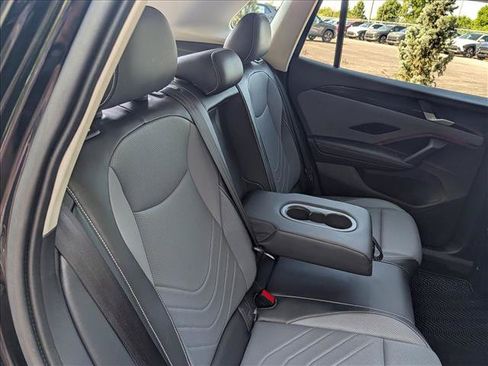 Used 2025 Volkswagen Tiguan SE AWD/4WD image 15