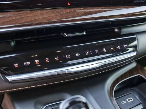 Used 2022 Cadillac Escalade Sport Platinum AWD/4WD image 18