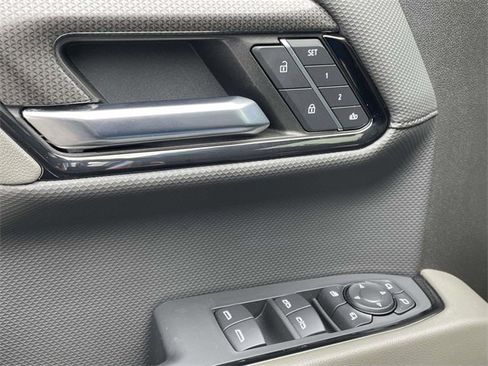 Used 2023 Chevrolet Silverado 1500 ZR2 w/ Technology Package image 9