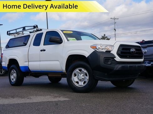 Used 2022 Toyota Tacoma SR image 1