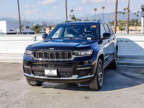 Certified 2024 Jeep Grand Cherokee L Limited w/ Luxury Tech Group II image 4