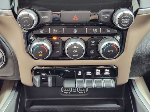 Used 2022 RAM 1500 Laramie AWD/4WD image 29