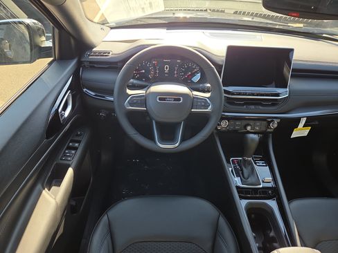 New 2026 Jeep Compass Latitude image 6