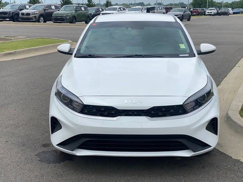Certified 2024 Kia Forte LXS FWD image 2