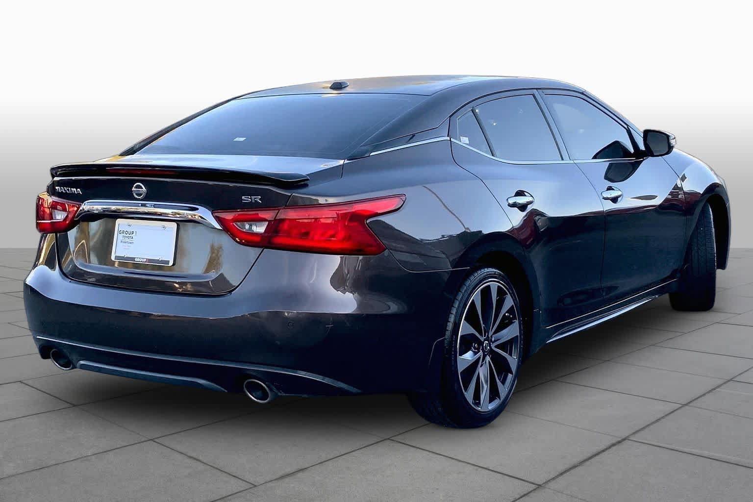 Used 2016 Nissan Maxima SR FWD image 12