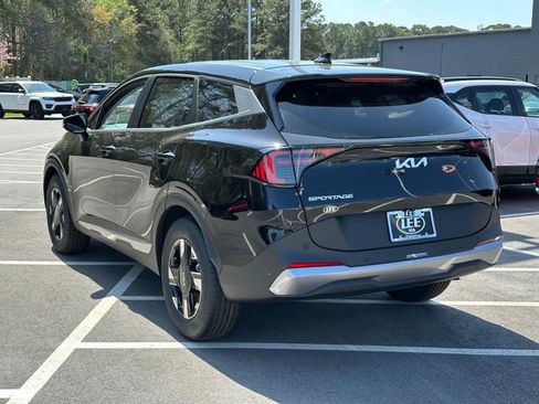 New 2026 Kia Sportage LX FWD image 9