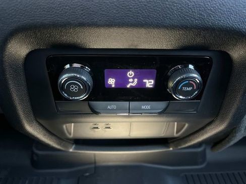 New 2026 Chevrolet Traverse LT image 19