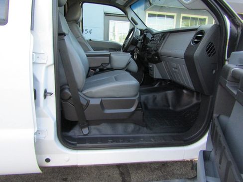 Used 2014 Ford F550 4X2 4dr Crew Cab 176.2 200.5 i image 12