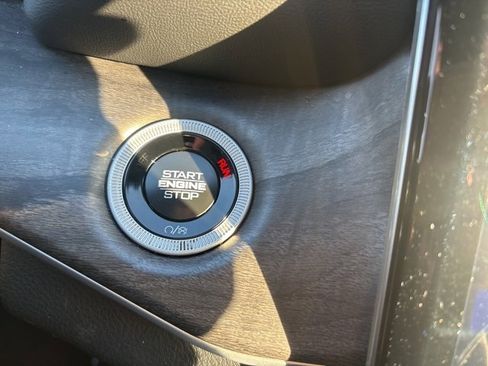 Used 2024 Jeep Grand Cherokee L Limited w/ Luxury Tech Group II image 22