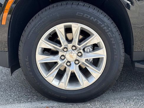 Used 2025 Chevrolet Suburban Premier image 11