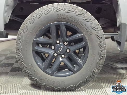 Used 2024 Chevrolet Silverado 1500 Custom Trail Boss AWD/4WD image 25
