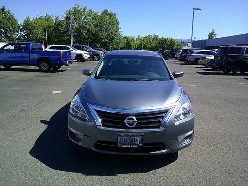 Used 2014 Nissan Altima 2.5 S w/ Display Audio Package FWD image 8