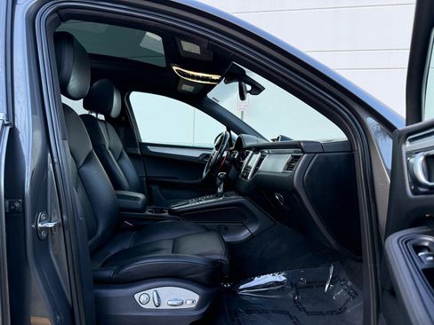 Used 2015 Porsche Macan S AWD/4WD image 31